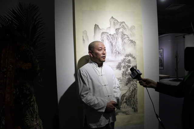 ���Ľ���ʦ��չ�Ͻ���ý��ɷ�